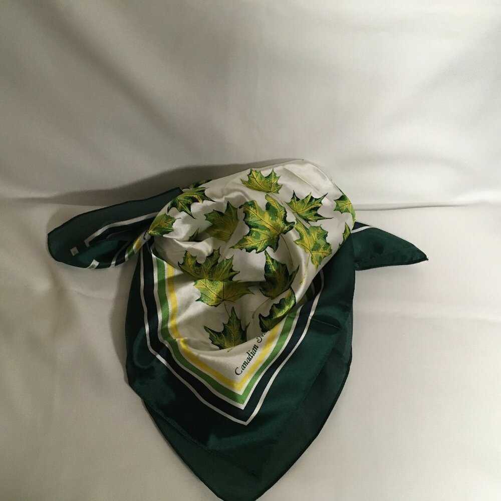 Skemo Canada Scarf Maple Leaves Green And Yellow Paine Elenor Paine Patriotic